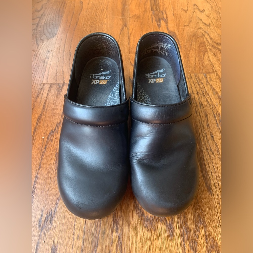 Dansko XP 2.0 Black Nursing Clog Size 38